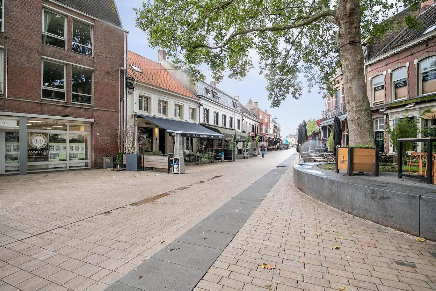 6P Hotspot Wifi Near Poppodium013 And City Center Тилбург Екстериор снимка